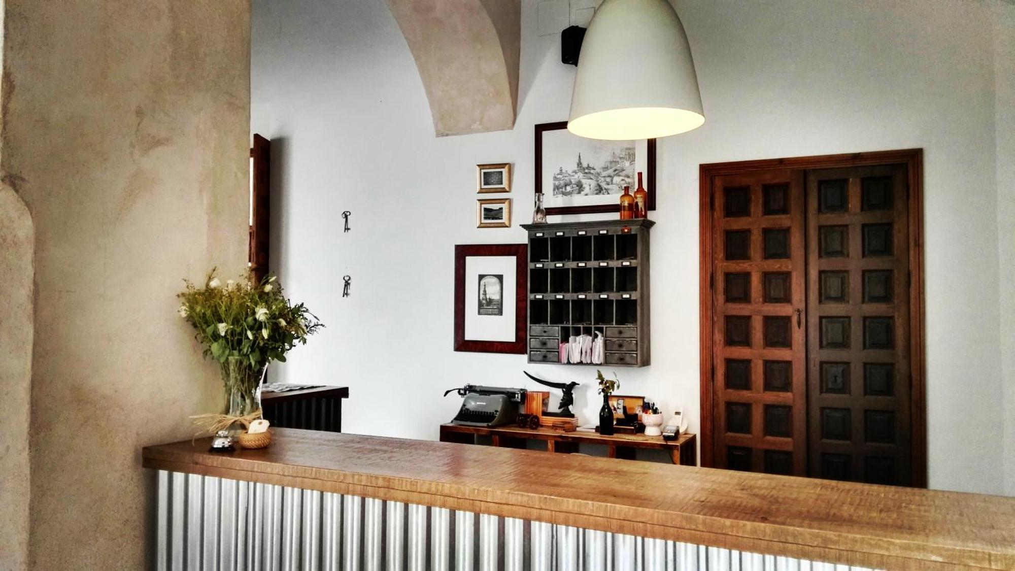 Hostal Cafe Frenteabastos Καρμόνα Εξωτερικό φωτογραφία