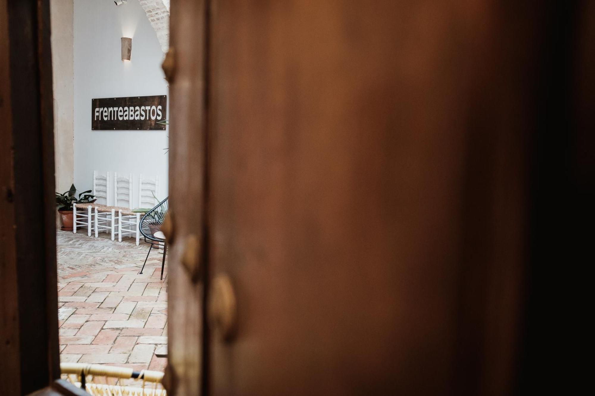 Hostal Cafe Frenteabastos Καρμόνα Εξωτερικό φωτογραφία
