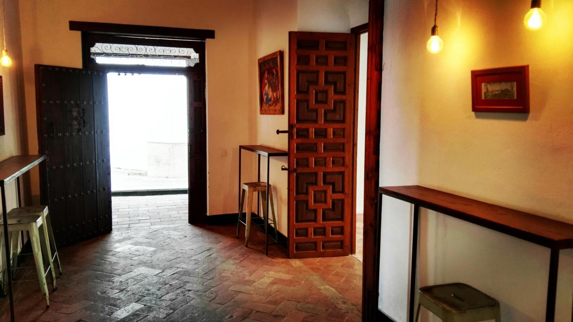 Hostal Cafe Frenteabastos Καρμόνα Εξωτερικό φωτογραφία