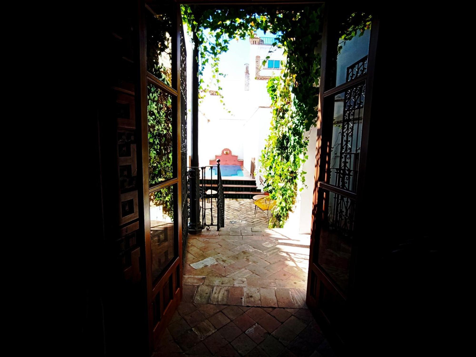 Hostal Cafe Frenteabastos Καρμόνα Εξωτερικό φωτογραφία