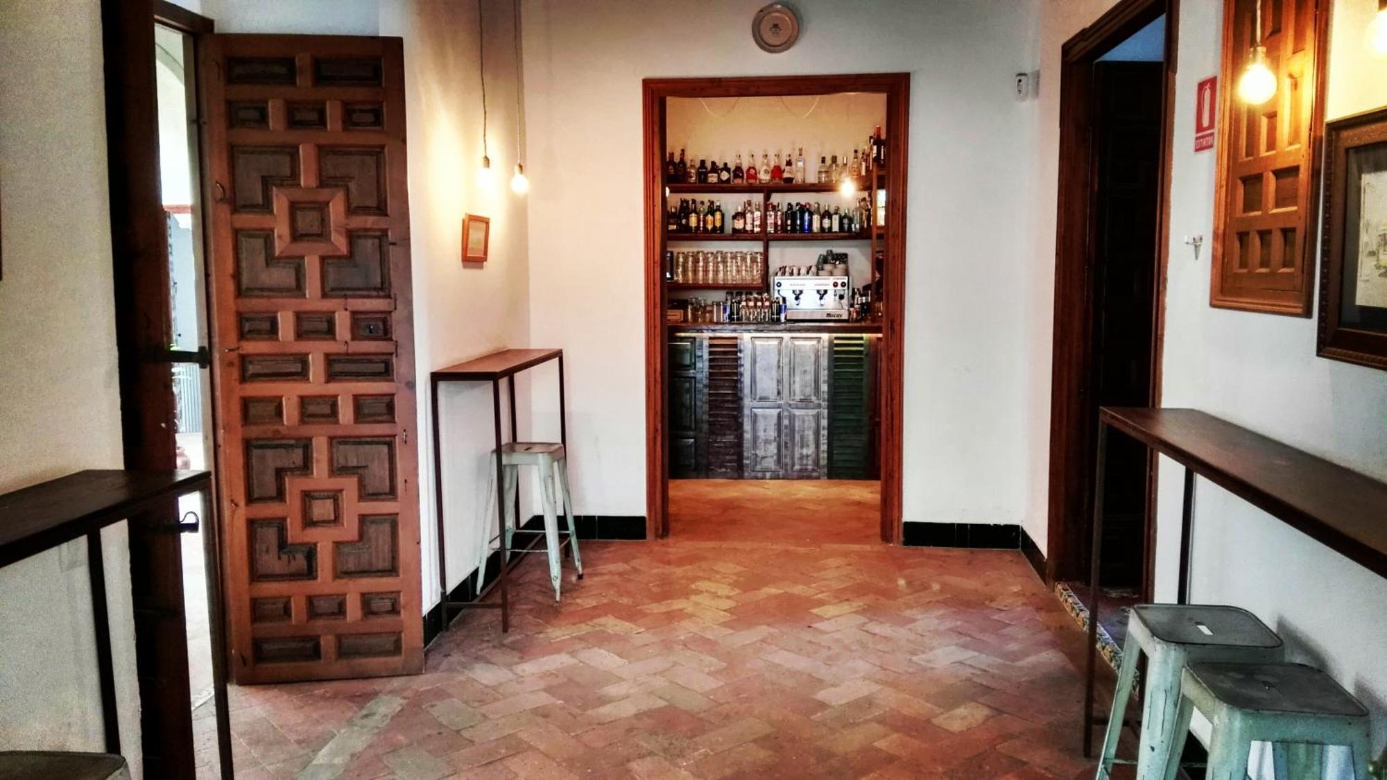 Hostal Cafe Frenteabastos Καρμόνα Εξωτερικό φωτογραφία