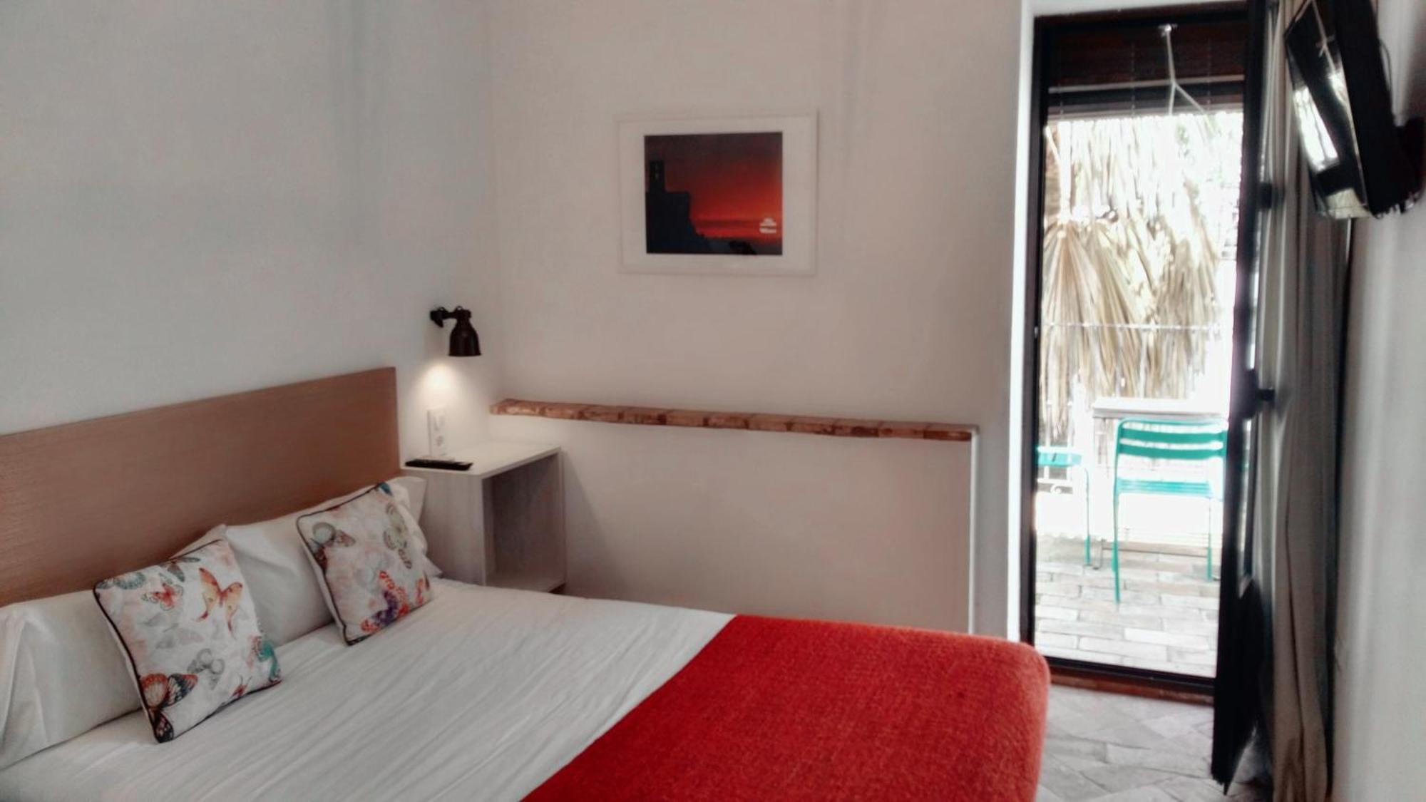 Hostal Cafe Frenteabastos Καρμόνα Εξωτερικό φωτογραφία